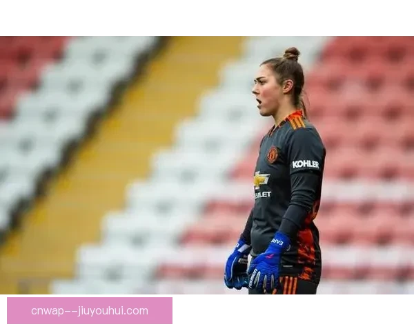 英格兰女足门将厄普斯凭出色表现荣获世界杯金手套奖 英格兰女足门将厄普斯凭出色表现荣获世界杯金手套奖